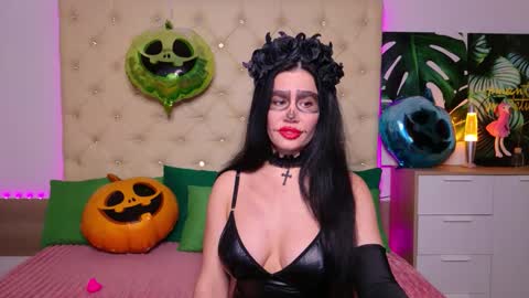 KattieSims online show from 30, 10, 2025