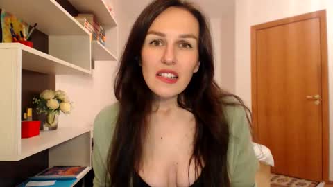 Snapshot of kattysapphire chatting on 5, 11, 2025 KattySapphire online show from 5, 11, 2025