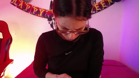 Snapshot of katy_van chatting on 1, 11, 2025 Katy Van online show from 1, 11, 2025