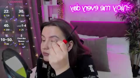 Snapshot of katyaneilson chatting on 22, 10, 2025 Kate online show from 22, 10, 2025