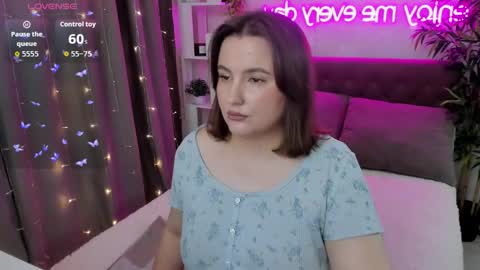 Snapshot of katyaneilson chatting on 23, 10, 2025 Kate online show from 23, 10, 2025