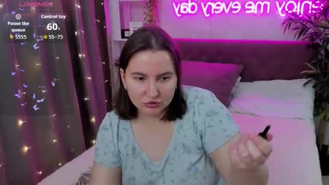 Snapshot of katyaneilson chatting on 6, 11, 2025 Kate online show from 6, 11, 2025