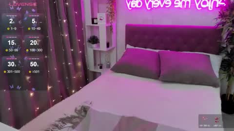 Snapshot of katyaneilson chatting on 9, 11, 2025 Kate online show from 9, 11, 2025