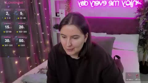 Snapshot of katyaneilson chatting on 14, 11, 2025 Kate online show from 14, 11, 2025