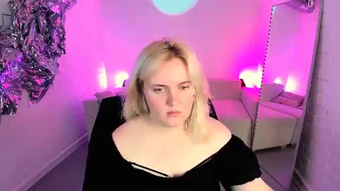 Snapshot of katybriggs chatting on 18, 6, 2026 Katy online show from 18, 6, 2026