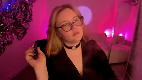 Snapshot of katybriggs chatting on 9, 7, 2026 Katy online show from 9, 7, 2026