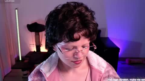 Snapshot of katyxxx_043 chatting on 14, 10, 2025 katyxxx_043 online show from 14, 10, 2025