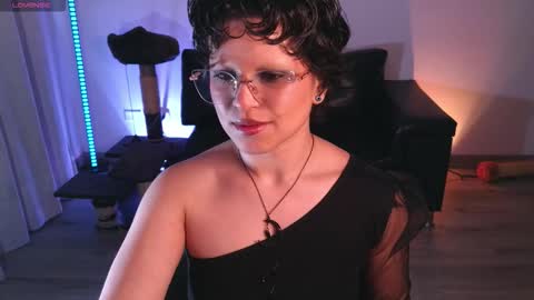 Snapshot of katyxxx_043 chatting on 15, 10, 2025 katyxxx_043 online show from 15, 10, 2025