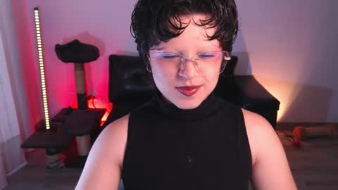 Snapshot of katyxxx_043 chatting on 17, 10, 2025 katyxxx_043 online show from 17, 10, 2025
