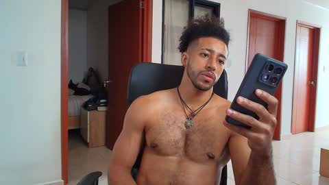 Snapshot of kaurilop chatting on 8, 1, 2025 Kauri Lop online show from 8, 1, 2025