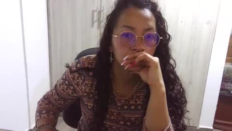  Khawit  online show from 21, 2, 2025