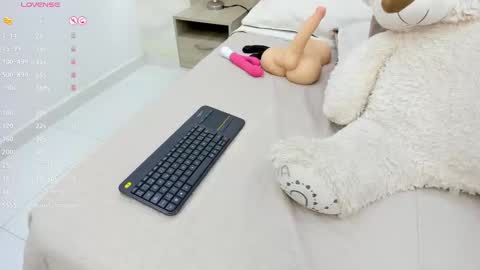   online show from 13, 2, 2025