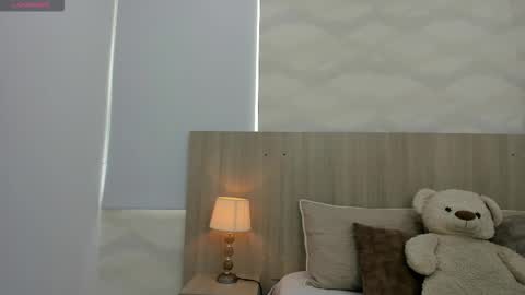   online show from 23, 10, 2025