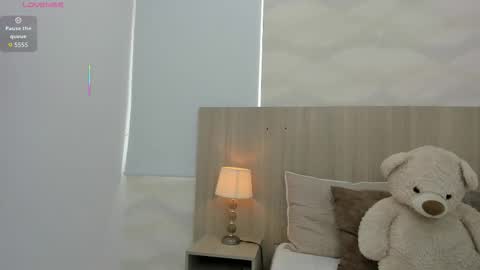   online show from 24, 10, 2025