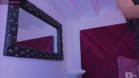 Cattleya stone online show from 9, 11, 2025