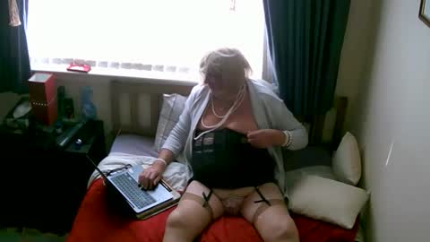 Snapshot of kayeisacd2 chatting on 10, 10, 2025 kayeisacd2 online show from 10, 10, 2025