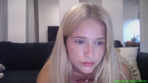 Snapshot of kaylaaaa111 chatting on 4, 3, 2025 khaleesi online show from 4, 3, 2025