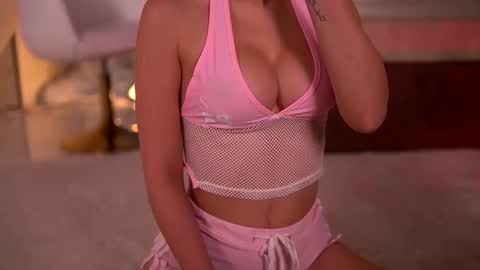 Snapshot of kaylabray chatting on 19, 11, 2025 kaylabray online show from 19, 11, 2025