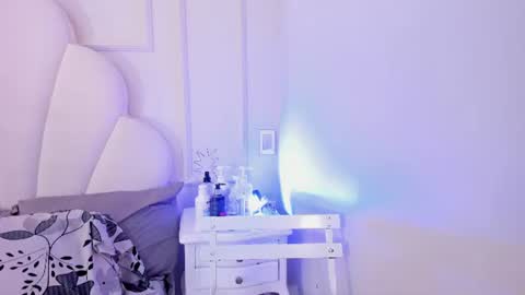 Snapshot of kaylachannell chatting on 19, 6, 2026 kaylachannell online show from 19, 6, 2026