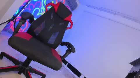 Snapshot of kayle______ chatting on 13, 2, 2025 INSTAjohedija online show from 13, 2, 2025