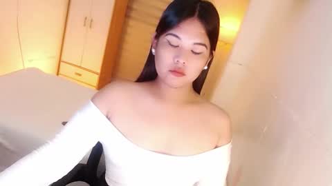 Snapshot of kayleepinay chatting on 25, 10, 2025 Y O U R F U T U R E K A Y L E E online show from 25, 10, 2025