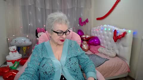 kaylesmoll online show from 1, 2, 2025