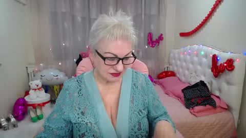 kaylesmoll online show from 5, 3, 2025