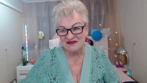 kaylesmoll online show from 1, 10, 2025