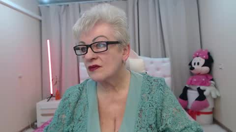 Snapshot of kaylesmoll chatting on 22, 4, 2026 kaylesmoll online show from 22, 4, 2026