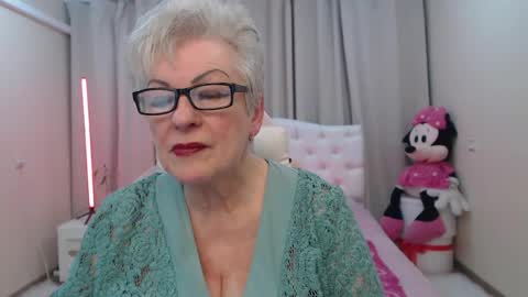 Snapshot of kaylesmoll chatting on 28, 4, 2026 kaylesmoll online show from 28, 4, 2026