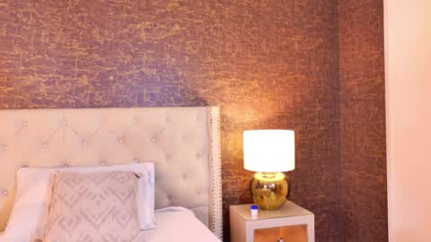  KAYLIE  online show from 2, 4, 2026