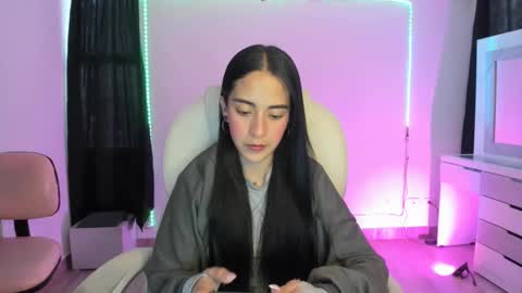 Snapshot of kaylie_xxx chatting on 18, 12, 2024 kaylie online show from 18, 12, 2024