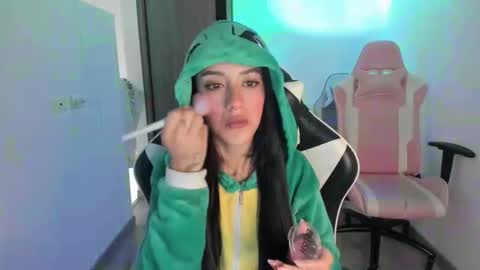 Snapshot of kaylie_xxx chatting on 27, 10, 2025 kaylie online show from 27, 10, 2025