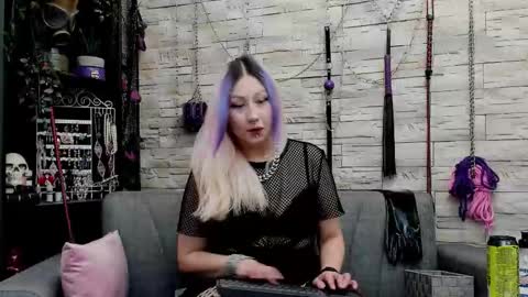 Miss Kazia online show from 4, 12, 2025