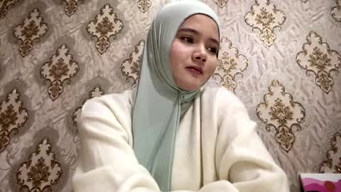 Snapshot of keeleylandrie chatting on 19, 12, 2025 Kate online show from 19, 12, 2025