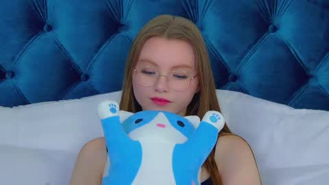 Keira online show from 12, 3, 2025