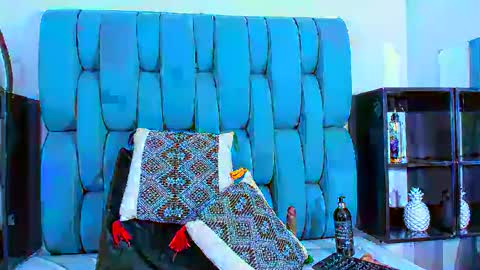   online show from 8, 2, 2025