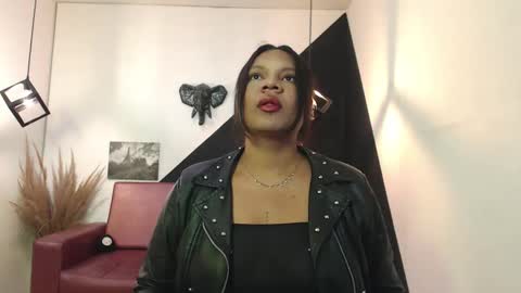 Snapshot of keiraluna chatting on 15, 12, 2025 online show from 15, 12, 2025