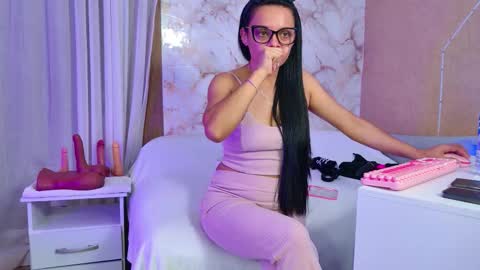 kelanymilf online show from 28, 2, 2026