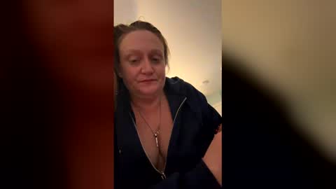 kellilyn10 online show from 22, 3, 2026