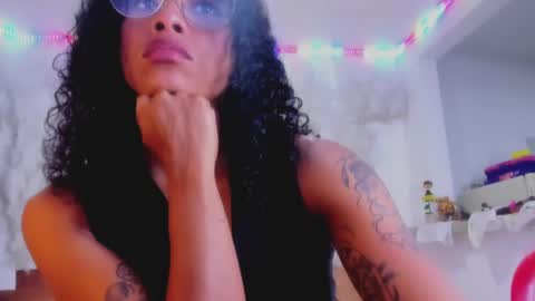 kelly__thomson online show from 12, 2, 2025