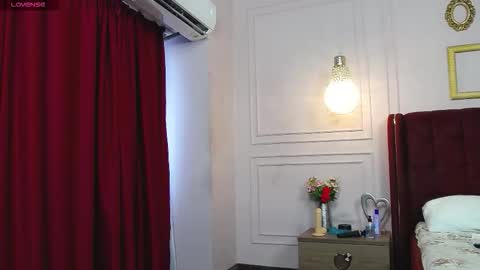 Kelly online show from 7, 10, 2025