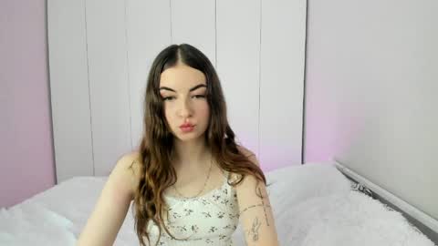 kelly_sallazar online show from 8, 5, 2026