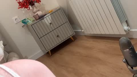 Snapshot of kellyberry__ chatting on 9, 10, 2025 Kelly online show from 9, 10, 2025