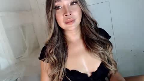 its me KELLY online show from 28, 1, 2025