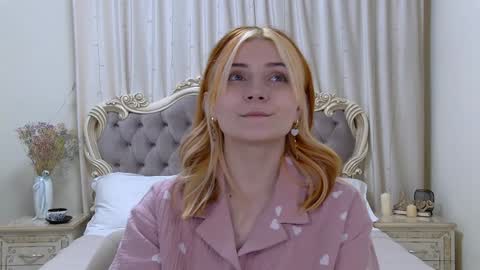 Kelly Stoneys online show from 5, 2, 2025