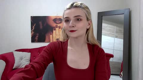 Kelly Stoneys online show from 5, 3, 2025