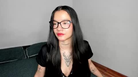 Kendal online show from 2, 2, 2026