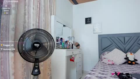 Snapshot of kendall_ewers chatting on 17, 12, 2024 Kendall ewers online show from 17, 12, 2024