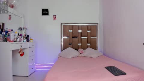 Snapshot of kendall_ewers chatting on 29, 11, 2025 Kendall ewers online show from 29, 11, 2025